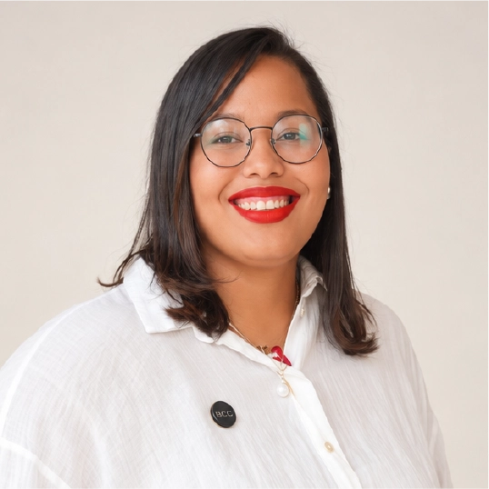 Laura Landestoy - Anfitriona webinar - Club de inversion BECCA